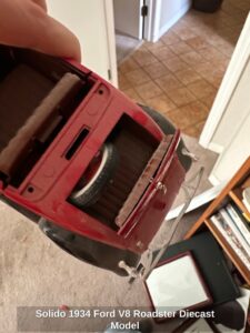 Solido-Ford-V-Roadster-Diecast-Model-fourth-image