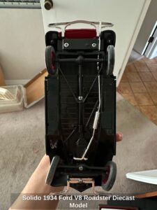 Solido-Ford-V-Roadster-Diecast-Model-second-image