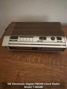 GE-Electronic-Digital-FM-or-AM-Clock-Radio-Model-B