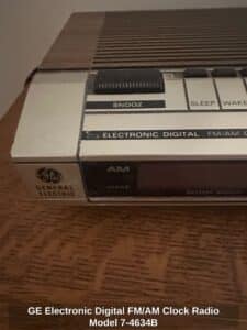 GE-Electronic-Digital-FM-or-AM-Clock-Radio-Model-B-second-image