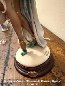 Giuseppe-Armani-Esmeralda-Dancing-Gypsy-Figurine-third-image