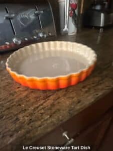 Le-Creuset-Stoneware-Tart-Dish