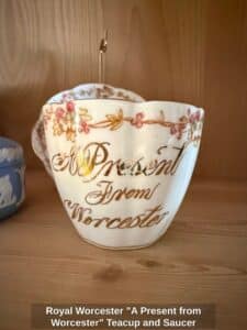 Royal-Worcester-A-Present-from-Worcester-Teacup-and-Saucer-second-image