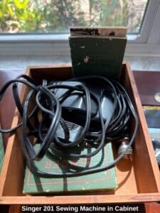 Singer-Sewing-Machine-in-Cabinet-third-image-1