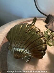 Vintage-Brass-Clam-Shell-Picture-Frame-second-image-1