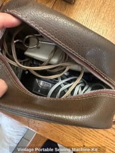 Vintage-Portable-Sewing-Machine-Kit