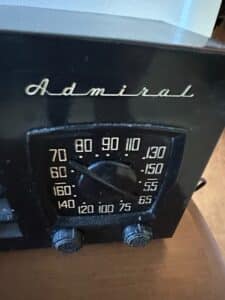 Admiral-K-Super-Aeroscop-Built-in-Antenna-Tube-Radio-second-image