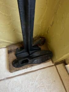 Antique-Cast-Iron-Cobblers-Shoe-Last-Stand-with-Anvils-second-image