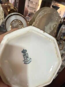 Arzberg-Bavaria-Gold-Gilt-Creamer-and-Saucer-Set-second-image