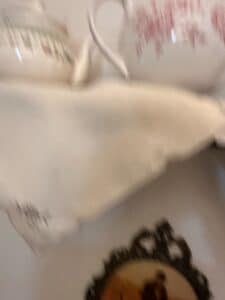 Assorted-Vintage-Floral-Ceramic-Teapots-sixth-image