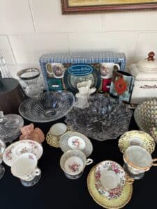 Assorted-Vintage-Kitchenware-and-Decorative-China-including-Fifth-Avenue-Canisters-and-Anchor-Hocking-Glassware-second-image