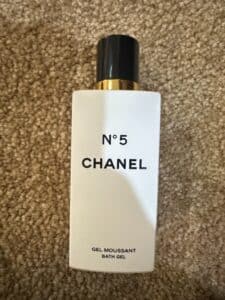 Chanel-No.-Gel-Moussant-Bath-Gel-and-White-Linen-Perfume-Rollerball