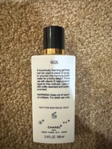 Chanel-No.-Gel-Moussant-Bath-Gel-and-White-Linen-Perfume-Rollerball-second-image