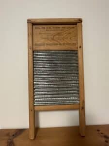 Columbus-Washboard-Co.-Gem-Model-Washboard-with-Diamond-Dyes-and-Ivory-Soap-Advertising-Art-third-image