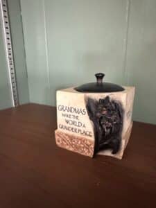 Cottage-Creek-Grandmas-Make-the-World-a-Grander-Place-Decorative-Box