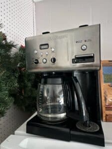 Cuisinart-CHW-Coffee-Plus-Cup-Programmable-Coffeemaker-with-Hot-Water-Dispenser