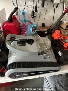 Dolphin-Robotic-Pool-Cleaner