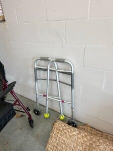 Drive-Medical-Deluxe-Two-Button-Folding-Walker-with-Wheels