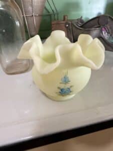 Fenton-Art-Glass-Hand-Painted-Ruffled-Vase