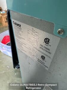 Galanz-GLRTBEEJ-Retro-Compact-Refrigerator-second-image