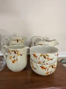 Halls-Superior-Quality-Kitchenware-Autumn-Leaf-Jewel-Tea-Pitcher-and-Bowls-Set