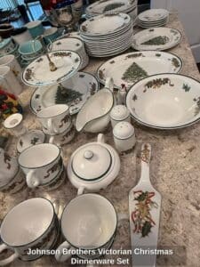 Johnson-Brothers-Victorian-Christmas-Dinnerware-Set