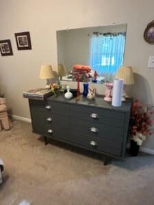 Mid-Century-Modern-Drawer-Dresser-with-Mirror