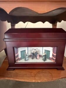 Mr.-Christmas-Animated-Ballroom-Dancers-Musical-Box-with-Interchangeable-Discs