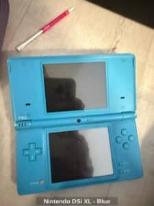 Nintendo-DSi-XL-Blue-third-image