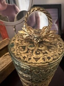 Ornate-Victorian-Style-Metal-Hair-Spray-Can-Holder-second-image