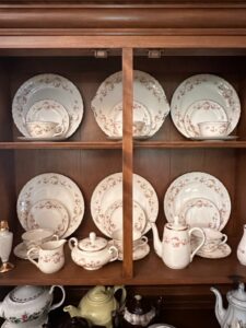 Pope-Gosser-China-Florence-Pattern-Dinnerware-Set