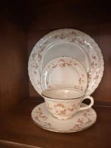Pope-Gosser-China-Florence-Pattern-Dinnerware-Set-fourth-image