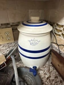 Robinson-Ransbottom-Blue-Crown-Gallon-Stoneware-Water-Cooler-Jug