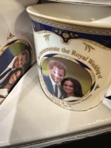 Royal-Heritage-Fine-China-Commemorative-Mug-and-Coaster-Set-Prince-Harry-Meghan-Markle-Royal-Wedding-second-image
