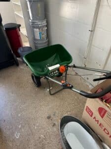 Scotts-EdgeGuard-Spreader