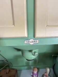 Sellers-Hoosier-Cabinet-second-image
