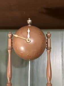 Seth-Thomas-Globe-Mantel-Clock-second-image