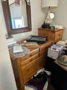 Solid-Oak-Drawer-Dresser-with-Mirror