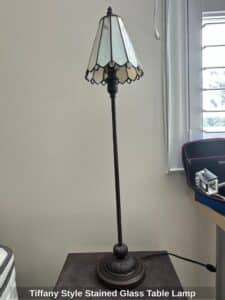 Tiffany-Style-Stained-Glass-Table-Lamp