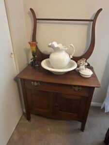 Victorian-Washstand-with-Pitcher-and-Bowl