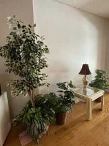 Vintage-Ceramic-Table-Lamp-with-Floral-Motif-and-Decorative-Shade