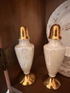 Vintage-Pearlescent-Salt-and-Pepper-Shakers-with-Gold-Tone-Accents