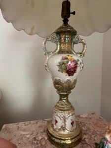 Vintage-Porcelain-Table-Lamp-with-Floral-Motif-and-Gilt-Accents
