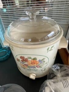 Vintage-Rival-Crock-Pot-Slow-Cooker-with-Floral-Design