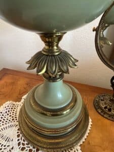 Vintage-Stiffel-Hollywood-Regency-Brass-and-Ceramic-Table-Lamp-third-image