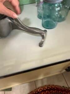 Vintage-Wear-Ever-Cast-Aluminum-Citrus-Juicer