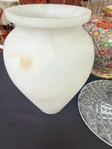 Alabaster-Urn-Vase