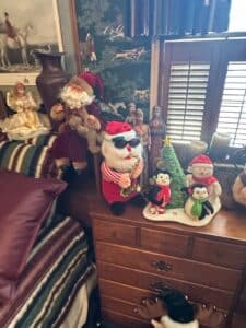 Animated-Musical-Christmas-Figurines-Santa-playing-Saxophone-Snowman-and-Penguins