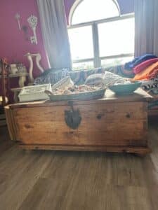Antique-Pine-Plank-Trunk