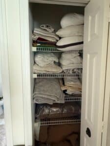 Assorted-Linens-and-Bedding